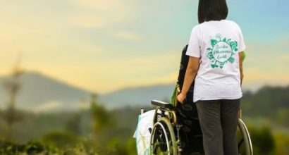 Versicherungsmakler, Vorsorgeexperte und Kreditmakler B-Quadrat | Betreuung im Rollstuhl